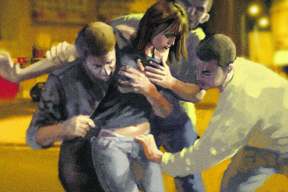 Estrelas das redes sociais filmam violação em grupo a seguidora menor em Loures