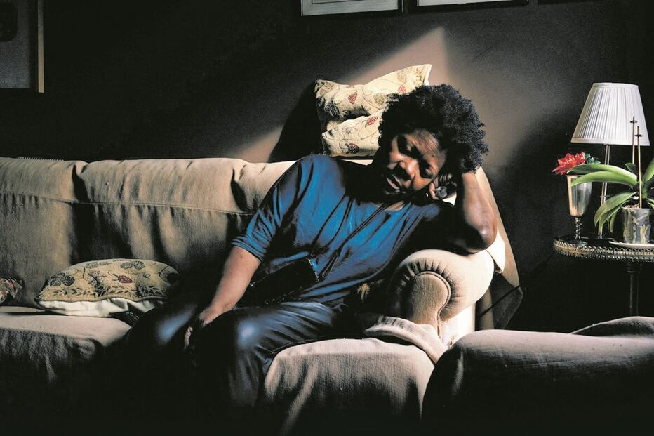 Foto vencedora faz parte da reportagem ‘Maria’ e retrata a cuidadora Ana Maria Jeremias