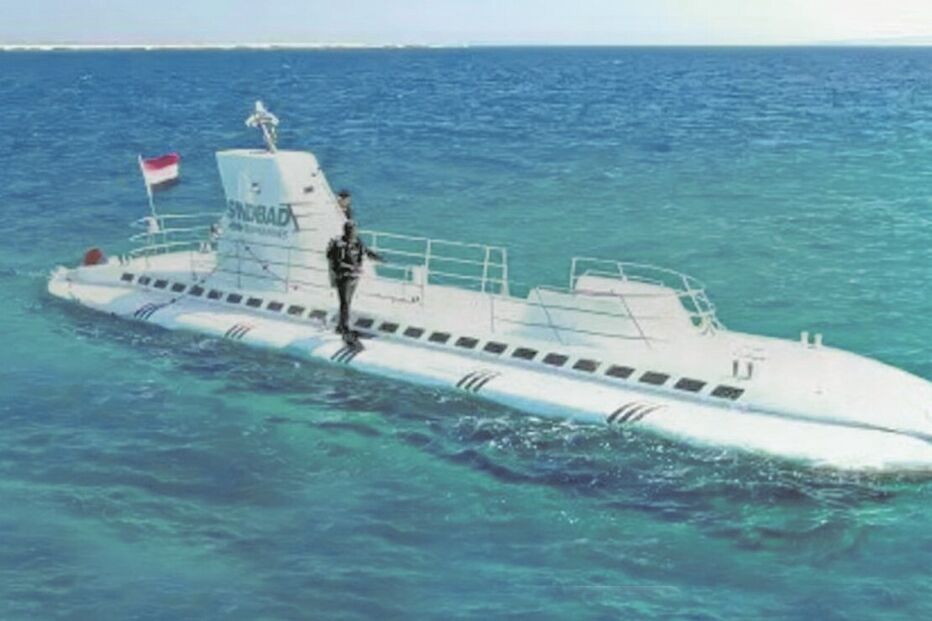 Submarino turístico tinha capacidade para 50 pessoas