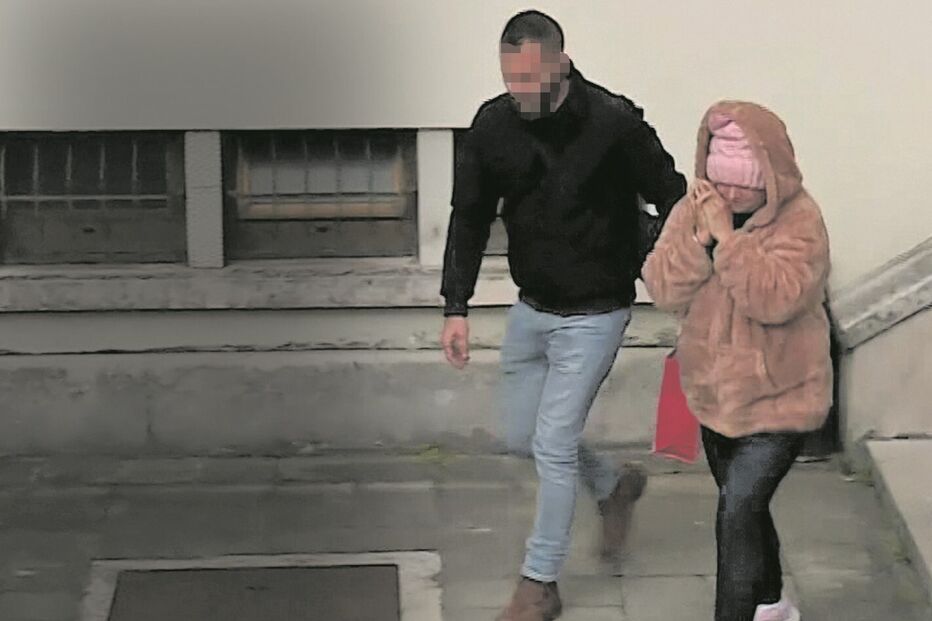 Ama ilegal, acusada por um crime de maus-tratos, está proibida de cuidar de crianças