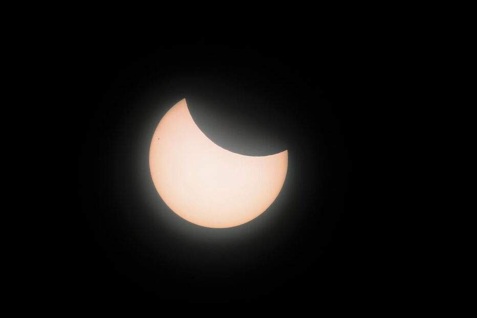 Eclipse solar parcial visto em Londres, no Reino Unido
