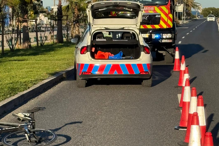 Três ciclistas atropelados na Avenida Marginal em Oeiras