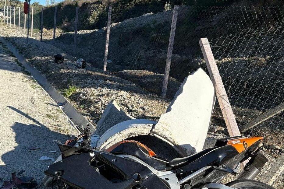 Ferido grave após colisão de mota contra manilha de cimento na EN214 em Bragança