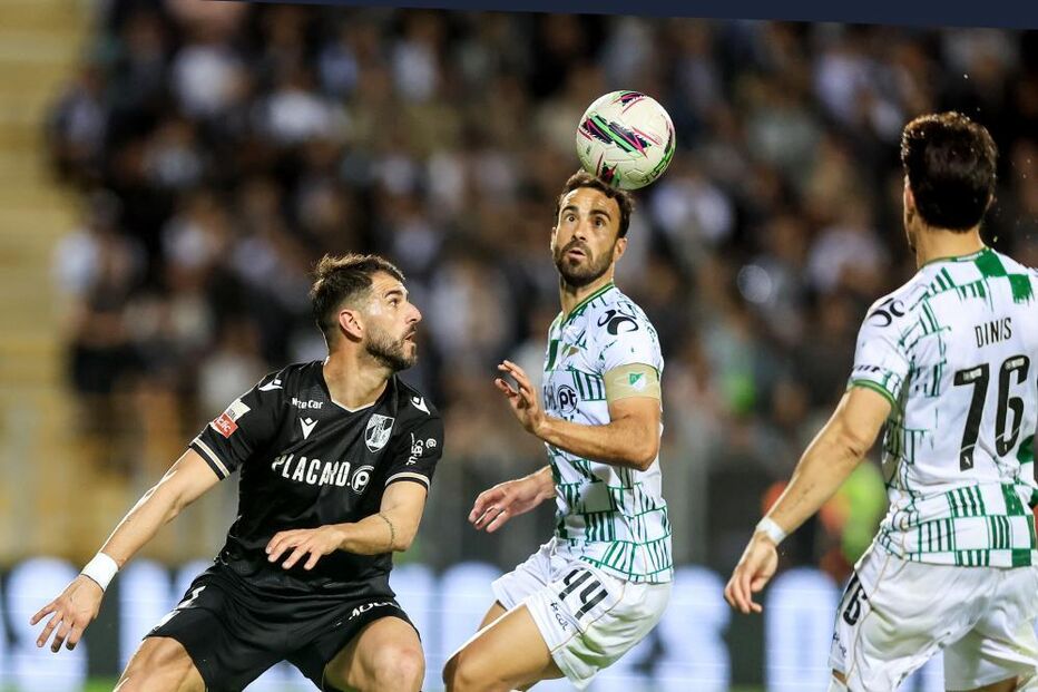 Vitória de Guimarães empata dérbi com Moreirense e atrasa-se para o Santa Clara