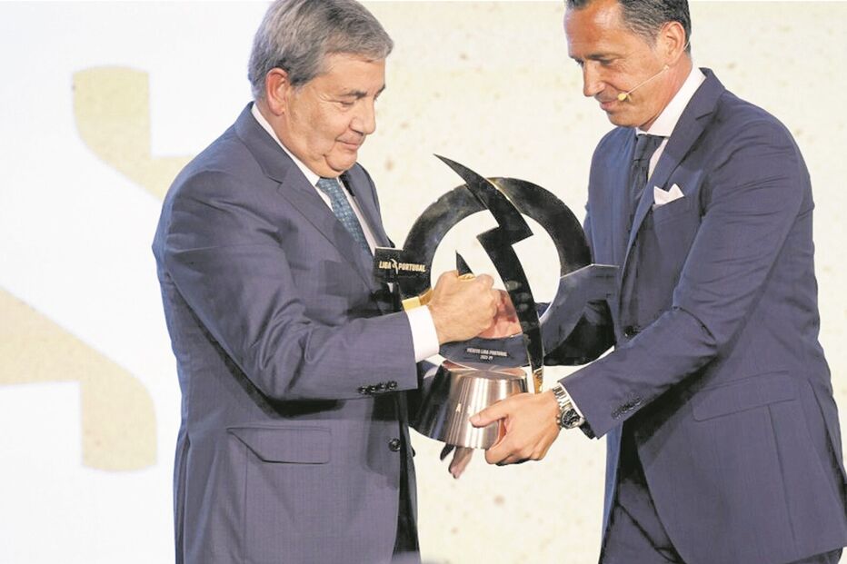 Fernando Gomes com Pedro Proença no ano passado, durante uma homenagem ao ex-presidente da FPF 