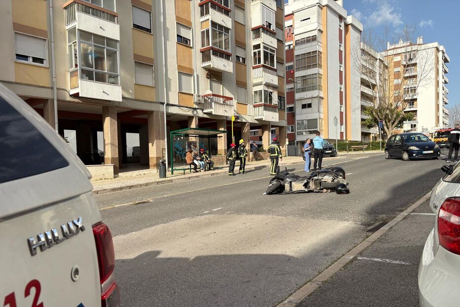 Motociclista ferido após despiste na Bobadela