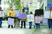 Todos os sábados, o grupo protesta junto à embaixada da Rússia em Lisboa