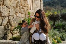 Catarina Gouveia e a filha Esperança 