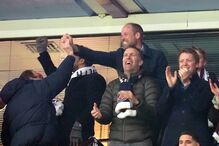 Príncipe William leva filho a um jogo de futebol