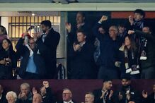 Príncipe William leva filho a um jogo de futebol