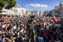 Desfile dos 51 anos do 25 de Abril na Avenida da Liberdade, em Lisboa