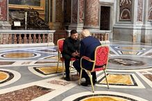 Donald Trump e Volodymyr Zelensky estiveram reunidos antes do funeral do Papa Francisco