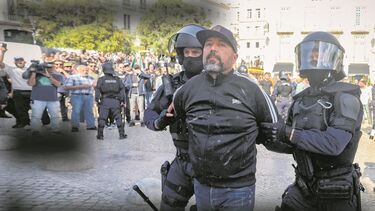 Confrontos no 25 de Abril foram planeados pelo Grupo 1143 e motivaram a detenção de Mário Machado