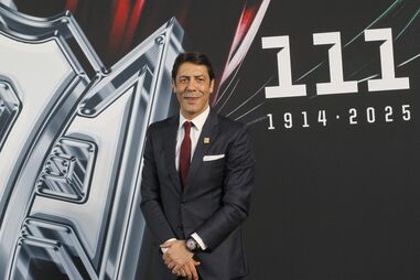 Benfica rejeita "insinuações" do FC Porto sobre alegados negócios entre Rui Costa e Reinaldo Teixeira