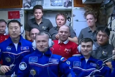 Nave espacial Soyuz MS-27 já chegou à Estação Espacial Internacional