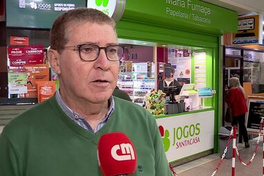 Jorge Paiva, dono da Papelaria Maria Fumaça