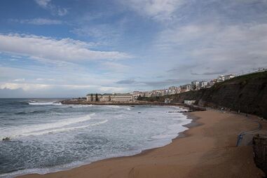 Dois jovens resgatados na praia do Sul na Ericeira