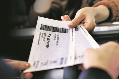 Máfia das viagens saca 9,5 milhões de euros ao Estado