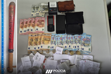 O material e dinheiro apreendidos