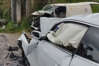 Três feridos em colisão entre carro e carrinha em Gondomar