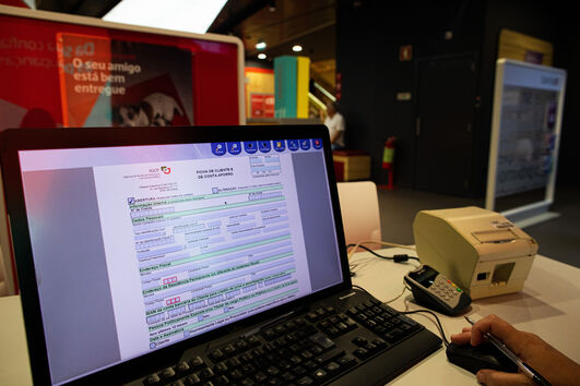 Certificados de aforro continuam a render mais do que depósitos a prazo