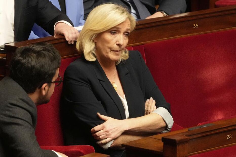 Le Pen no Parlamento.jpg