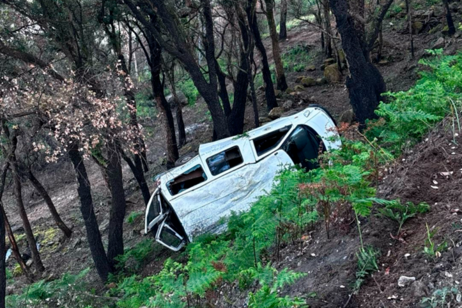 Despiste de carrinha da Santa Casa de Misericórdia de Baião provoca três feridos