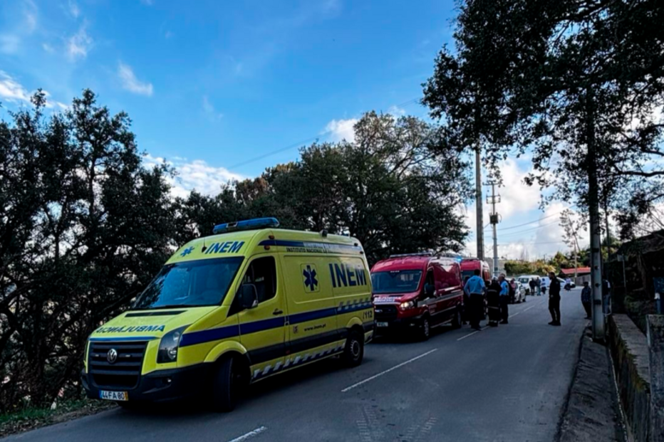 Despiste de carrinha da Santa Casa de Misericórdia de Baião provoca três feridos