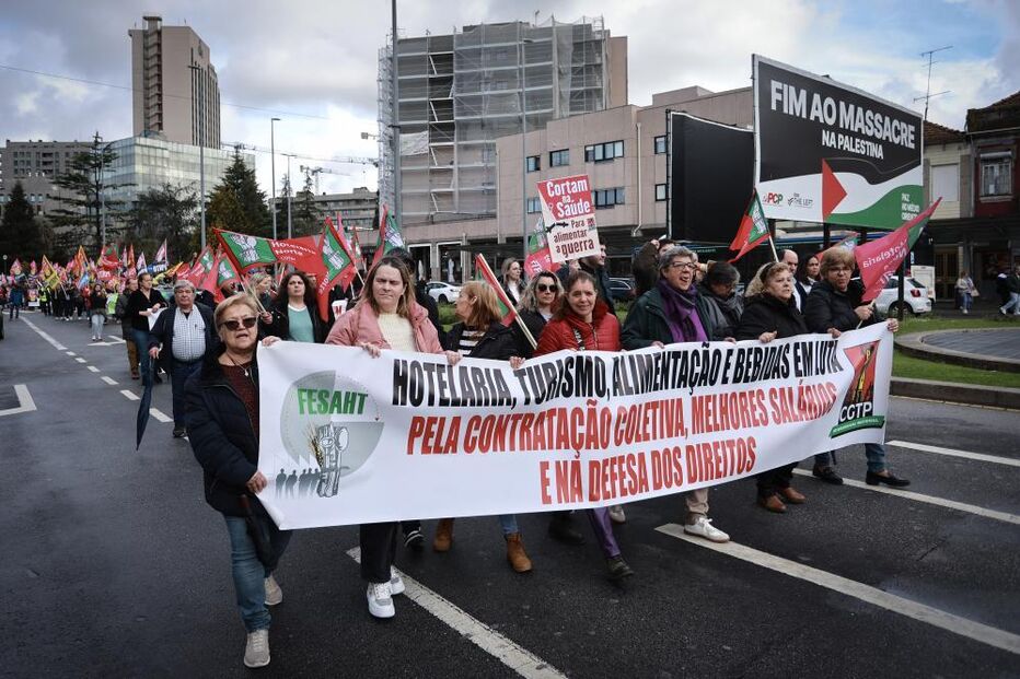 Manifestação da CGTP no Porto reuniu mais de dois mil trabalhadores