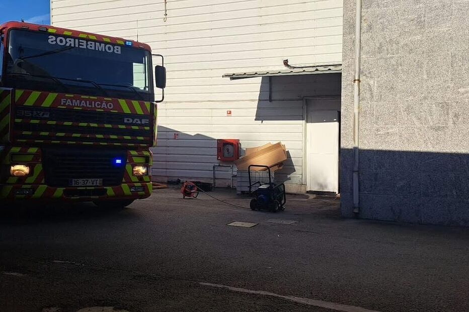 Bombeiros Voluntários de Famalicão chamados ao local