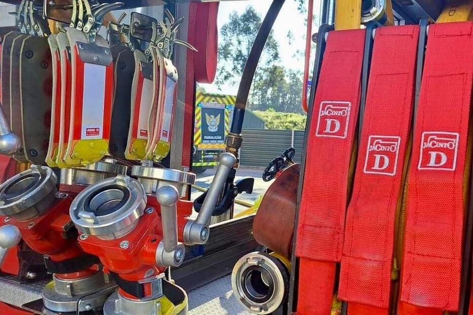 Bombeiros Voluntários de Famalicão chamados ao local