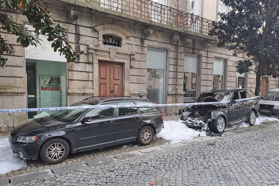 Três carros incendiados durante a madrugada em Braga