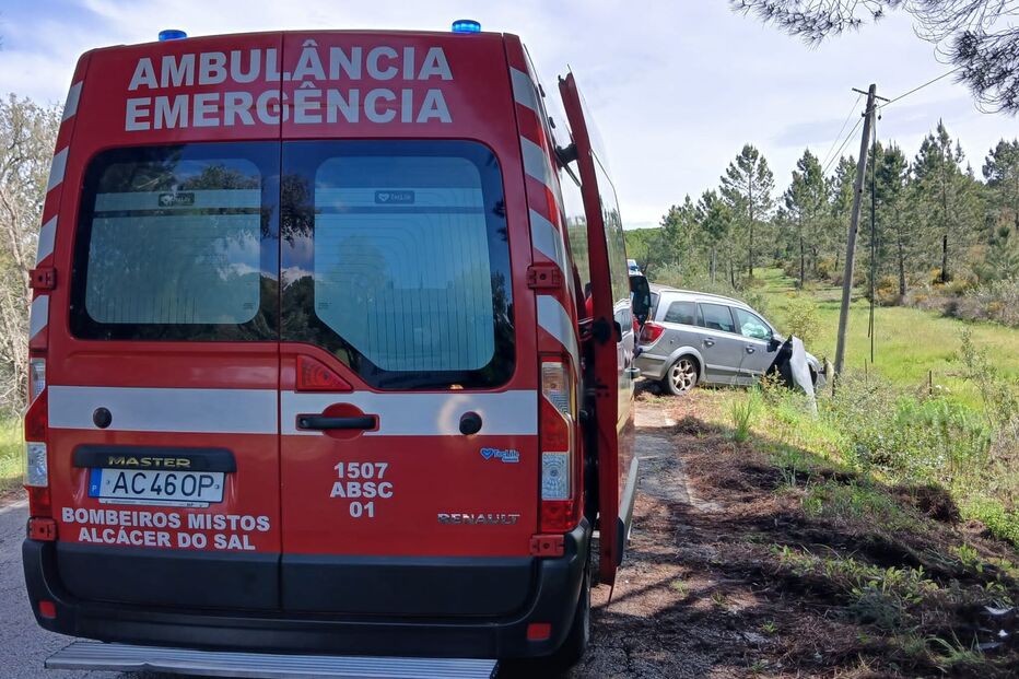 Despiste provoca dois feridos no concelho de Alcácer do Sal