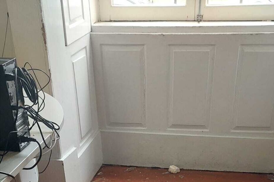 Homem ataca esquadra de Braga à pedrada e esfaqueia polícia que o tentou impedir