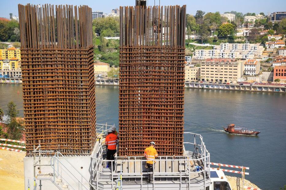 Construção da Linha Rubi do Metro do Porto