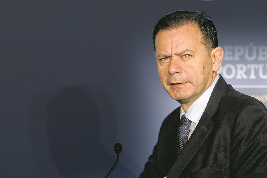 Montenegro omite contas bancárias com 92 706 e 65 511 euros