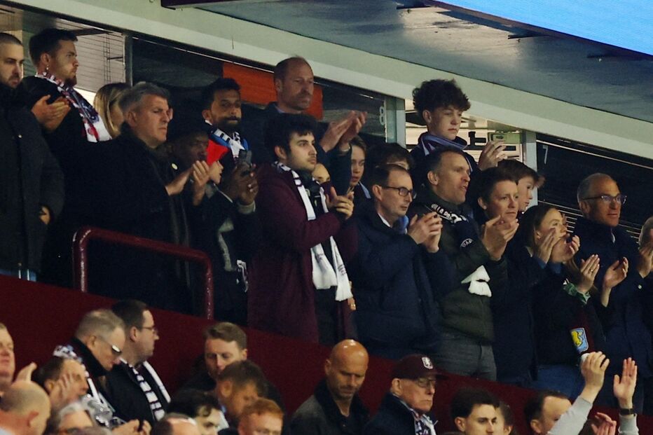 Príncipe William leva filho a um jogo de futebol