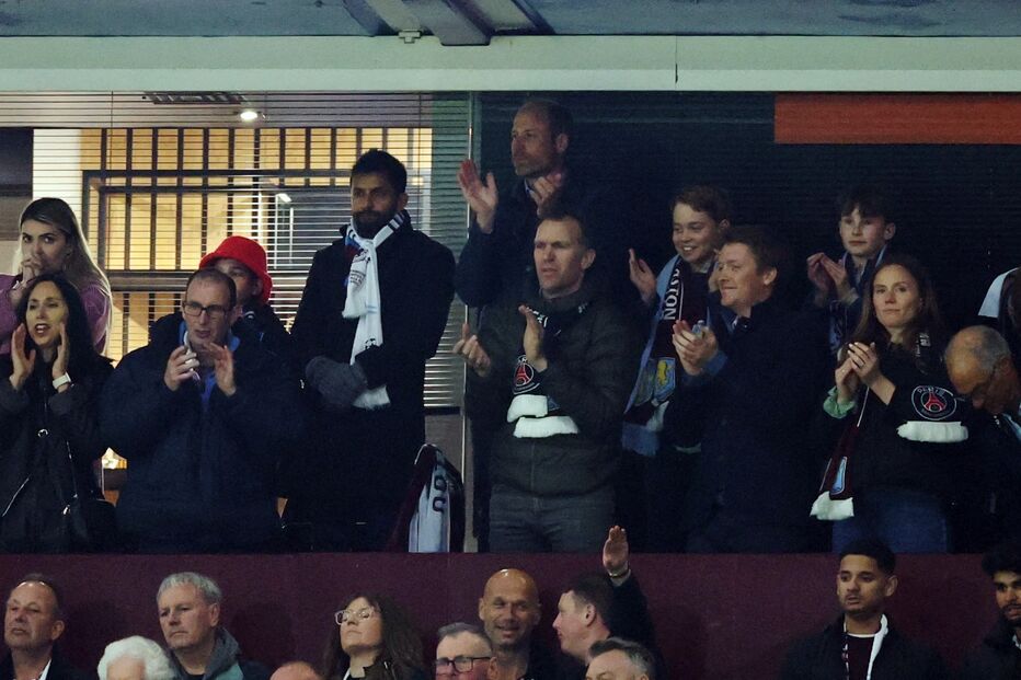 Príncipe William leva filho a um jogo de futebol