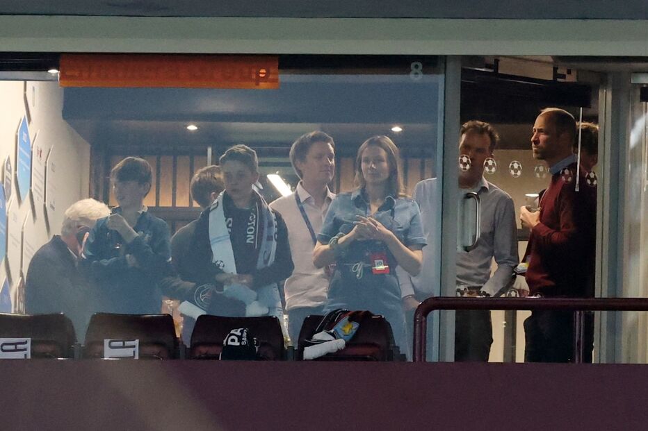 Príncipe William leva filho a um jogo de futebol