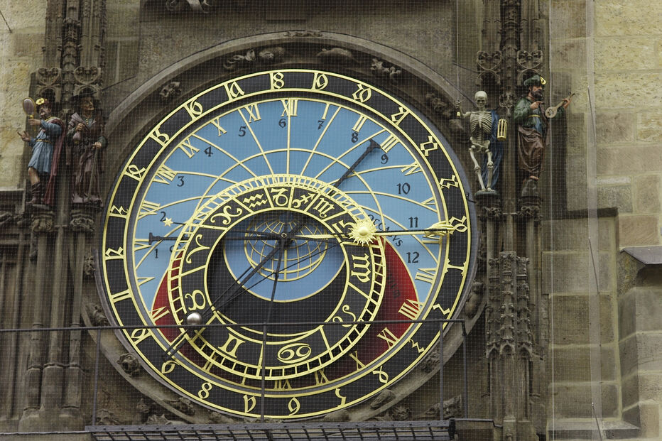O famoso relógio astronómico de Praga, capital da Chéquia