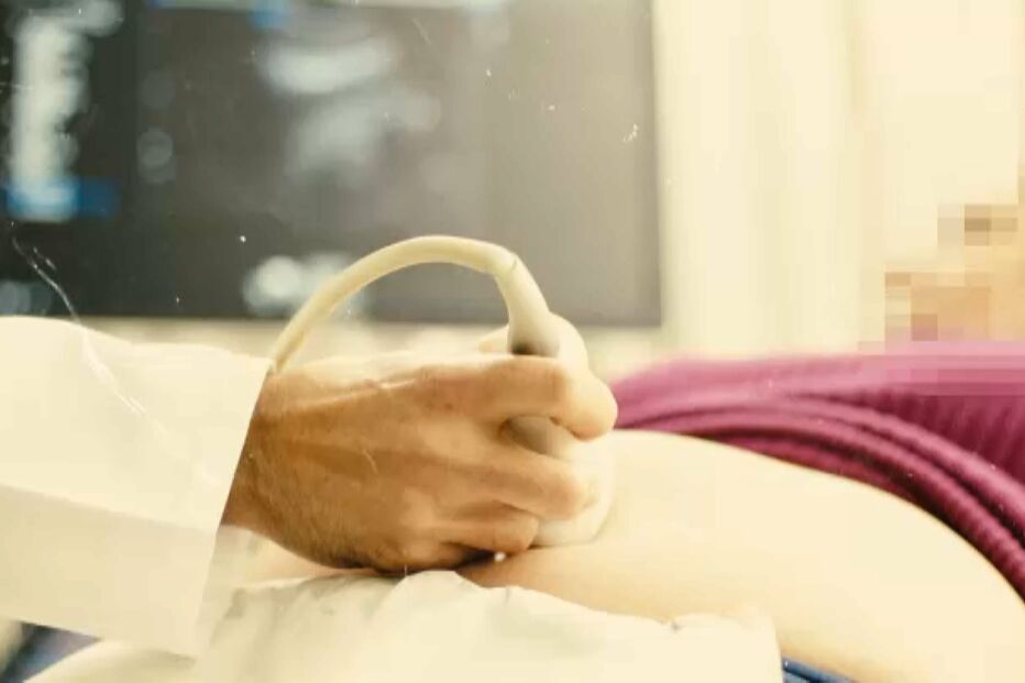 Mulheres que querem engravidar e homens dispostos a doar sémen encontram-se no Facebook