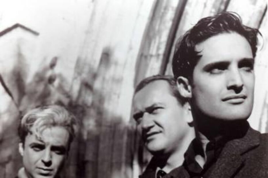 Nuno Guerreiro com os elementos da banda 'Ala dos Namorados'