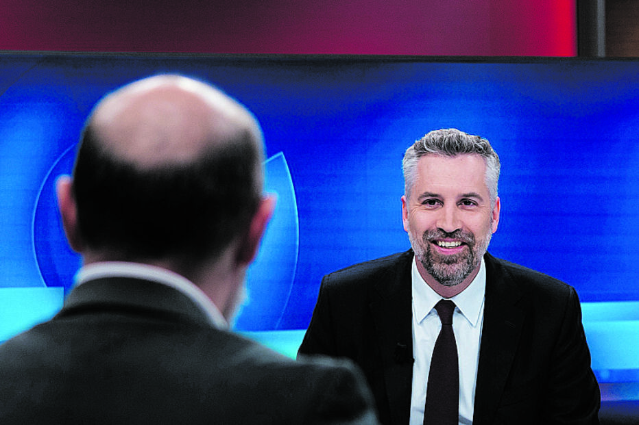 Pedro Nuno Santos (à direita) no debate com Rui Tavares