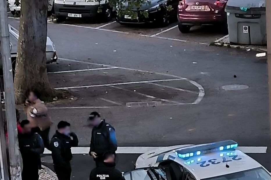 PSP realiza operação em centro comercial