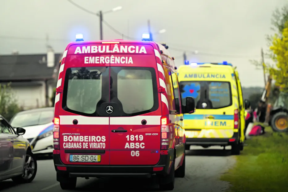 Doente morre ao saltar de ambulância na A1