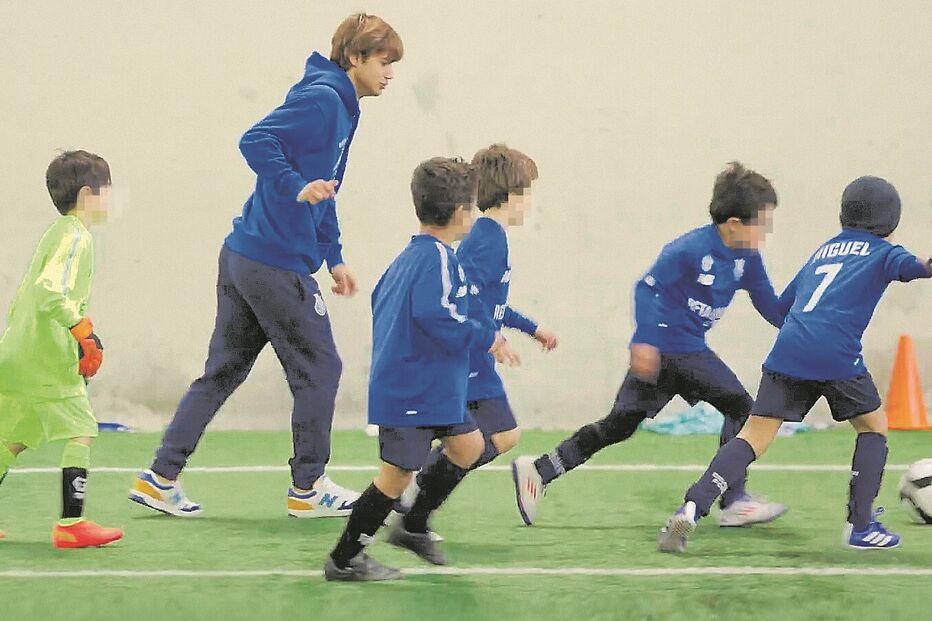 Rodrigo Mora encantou a pequenada do Dragon Force (formação do FC Porto)