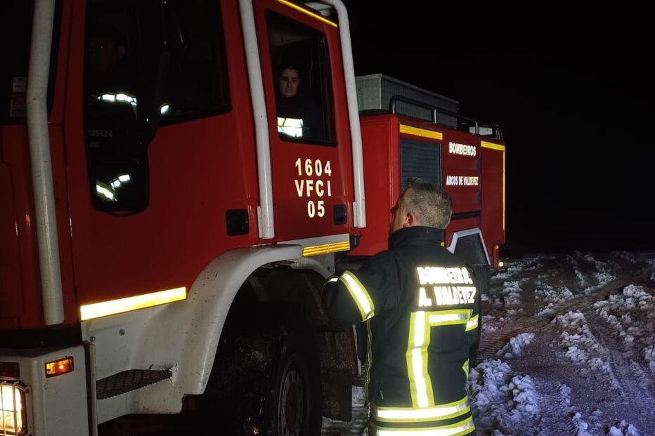 Jovens ficam presos dentro de jipe em Arcos de Valdevez