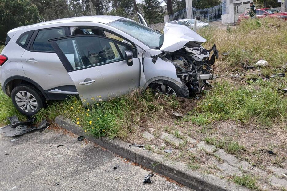 Choque entre três carros causa três feridos em Muge, no distrito de Santarém