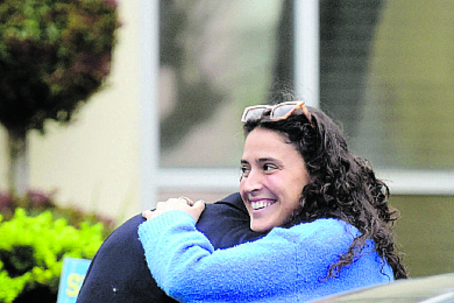 Abraço entre os dois cantores fez soar alguns alarmes 