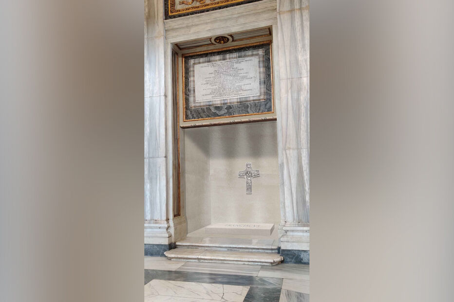 Vaticano divulga projeto de túmulo de Papa Francisco